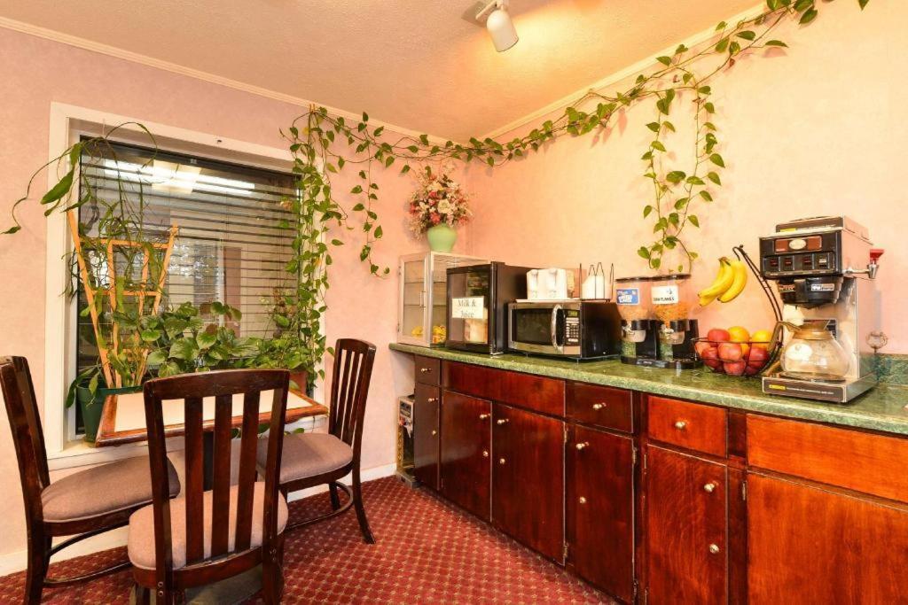 Americas Best Value Inn Heflin Zewnętrze zdjęcie